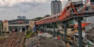 Sky Bridge dan Innercourt: 